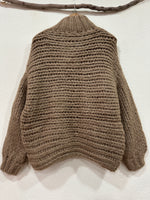 Load image in the gallery viewer,Casaco oversize em malha artesanal MOWEY
