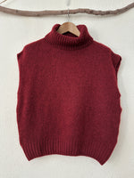 Load image in the gallery viewer,Colete c/gola LANNA
