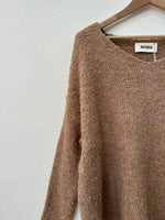 Load image in the gallery viewer,Camisola de malha assimétrica comprida YOLANDA
