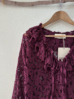 Load image in the gallery viewer,Túnica de renda c/ folhos ARIZONA
