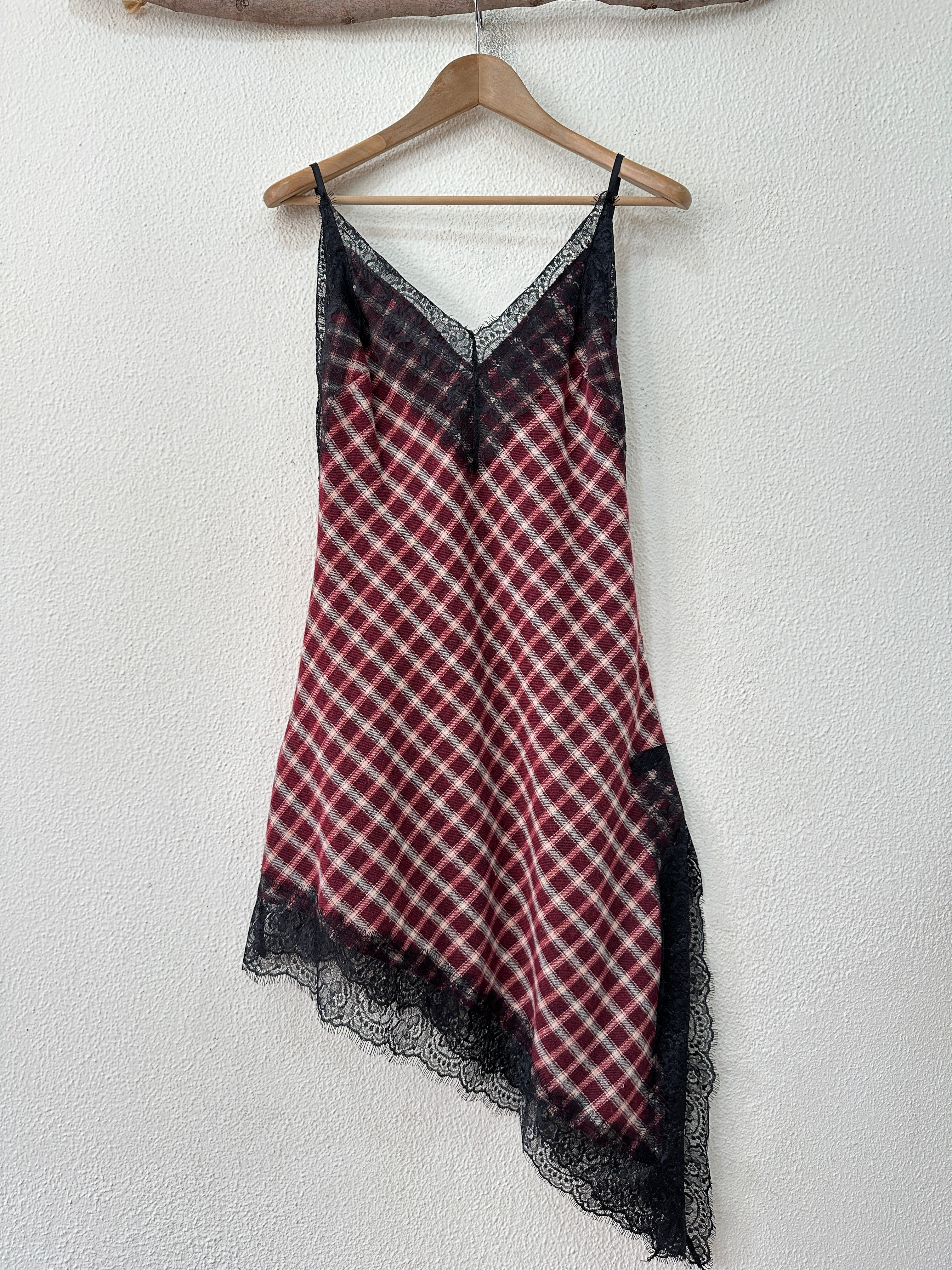 Vestido assimétrico de flanela c/ renda YOHANNA