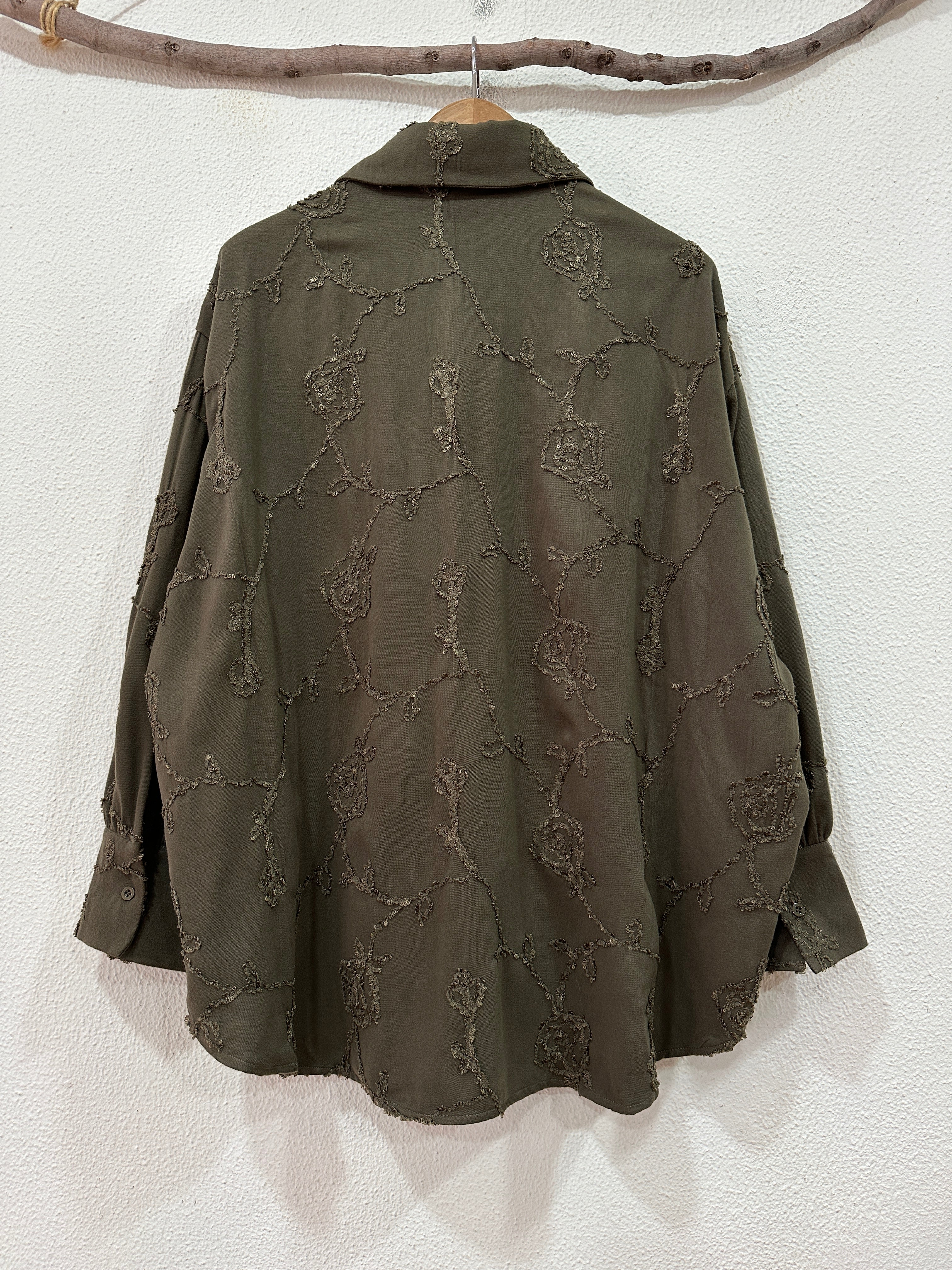 Camisa oversize c/ relevo bordado FOREST