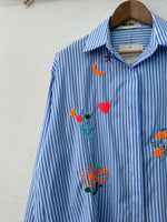 Load image in the gallery viewer,Camisa oversize bordada VACATION
