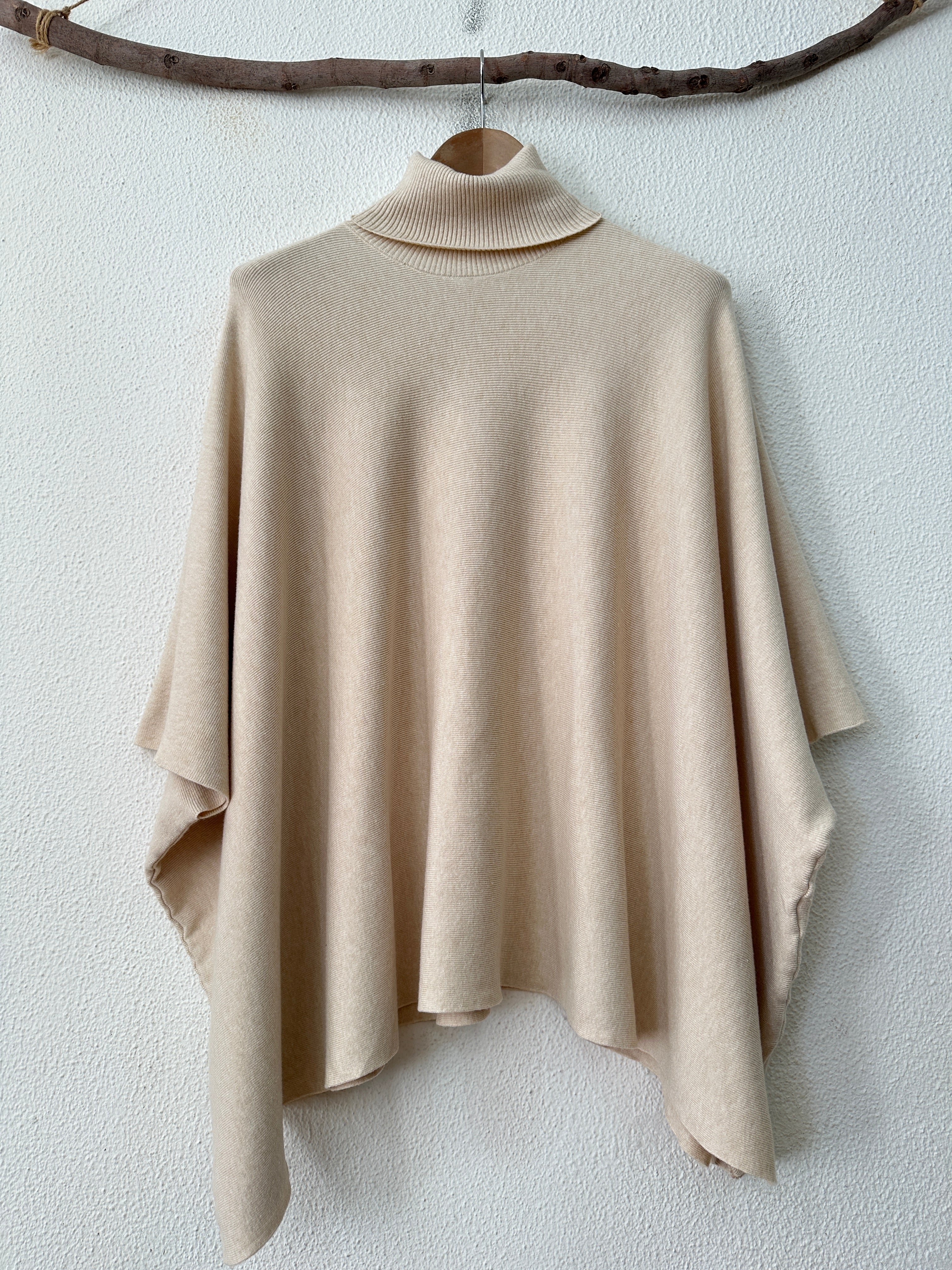 Poncho c/ gola DIOSA