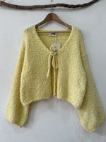 Load image in the gallery viewer,Casaco de malha c/ atilhos BISOU
