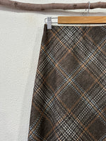 Carregar imagem no visualizador da galeria, Saia evasê em malha c/ recorte e renda MEREDITH
