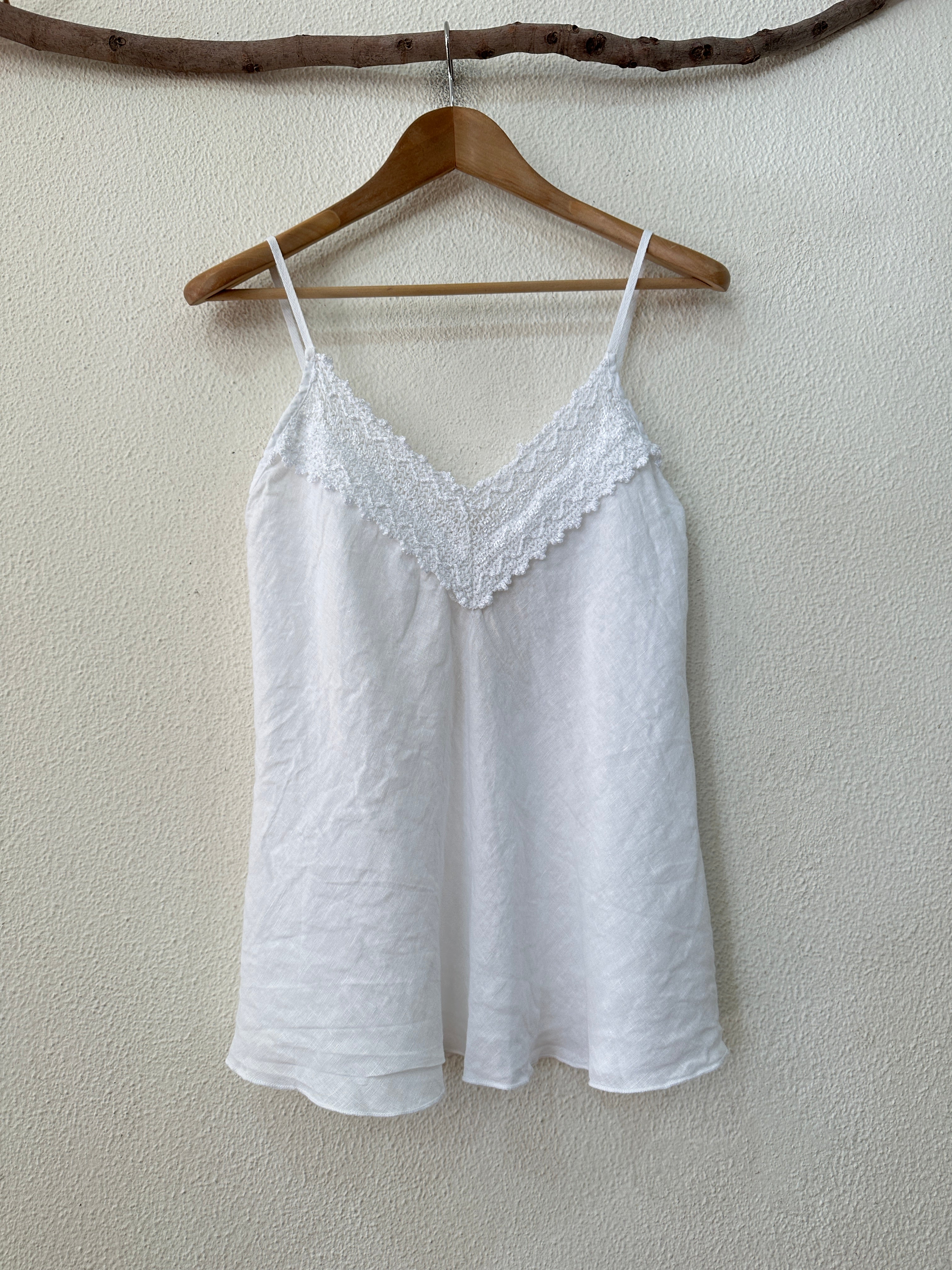 Top em linho c/renda e corte em viés RIVIERA