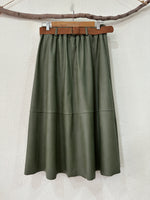 Load image in the gallery viewer,Saia em ecopele c/cinto RUTH
