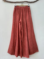 Carica l'immagine nel visualizzatore della galleria,Pantalonas palazzo em linho c/ gomos ABIGAIL
