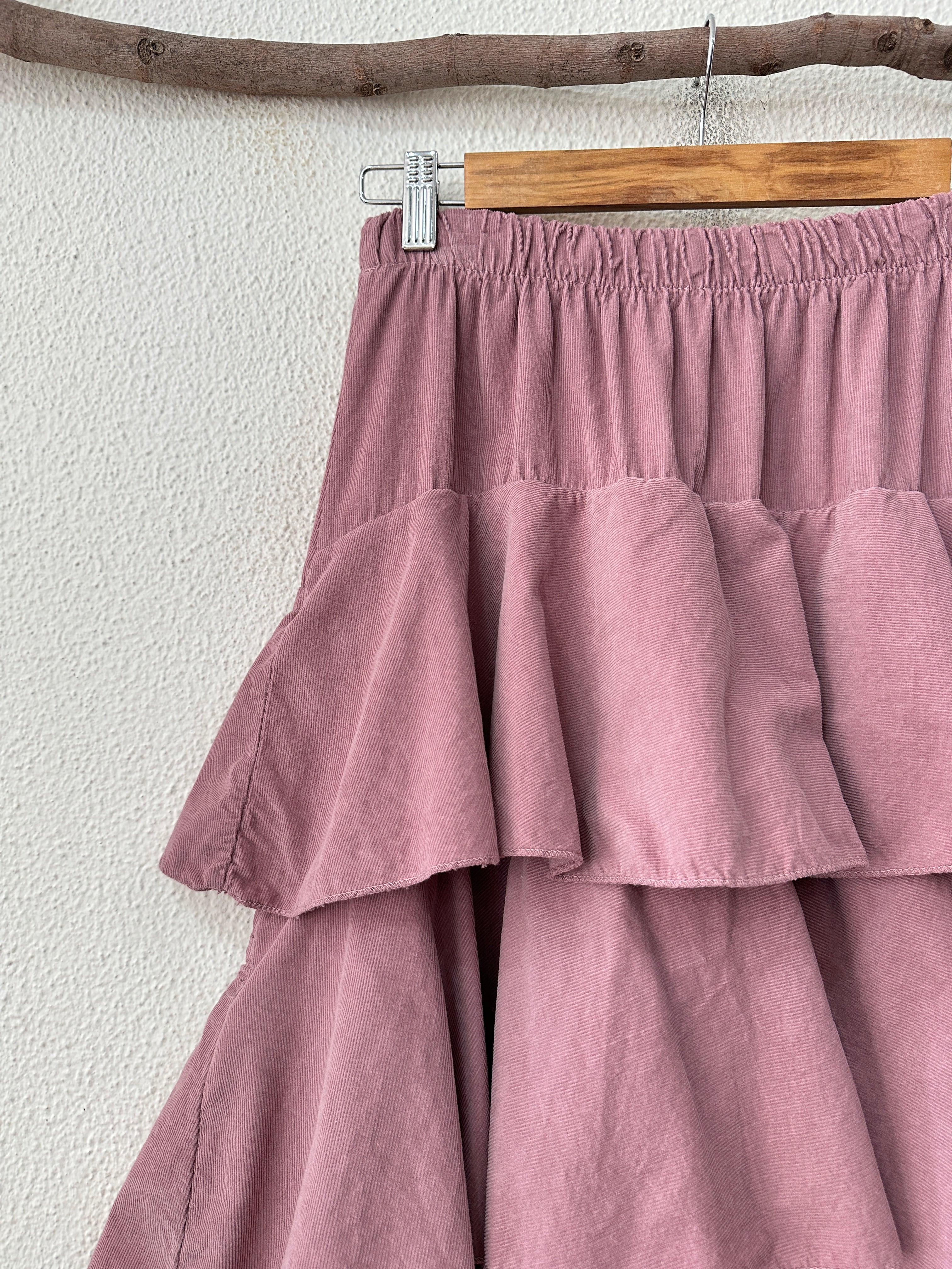 Saia em microbombazina c/ folhos ASPEN