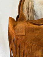 Carregar imagem no visualizador da galeria, Mala em camurça c/franjas TURIM
