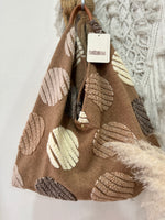 Load image in the gallery viewer,Mala estilo hobo em fazenda LIVORNO
