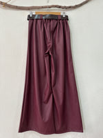 Carregar imagem no visualizador da galeria, Pantalonas em ecopele BRUNI
