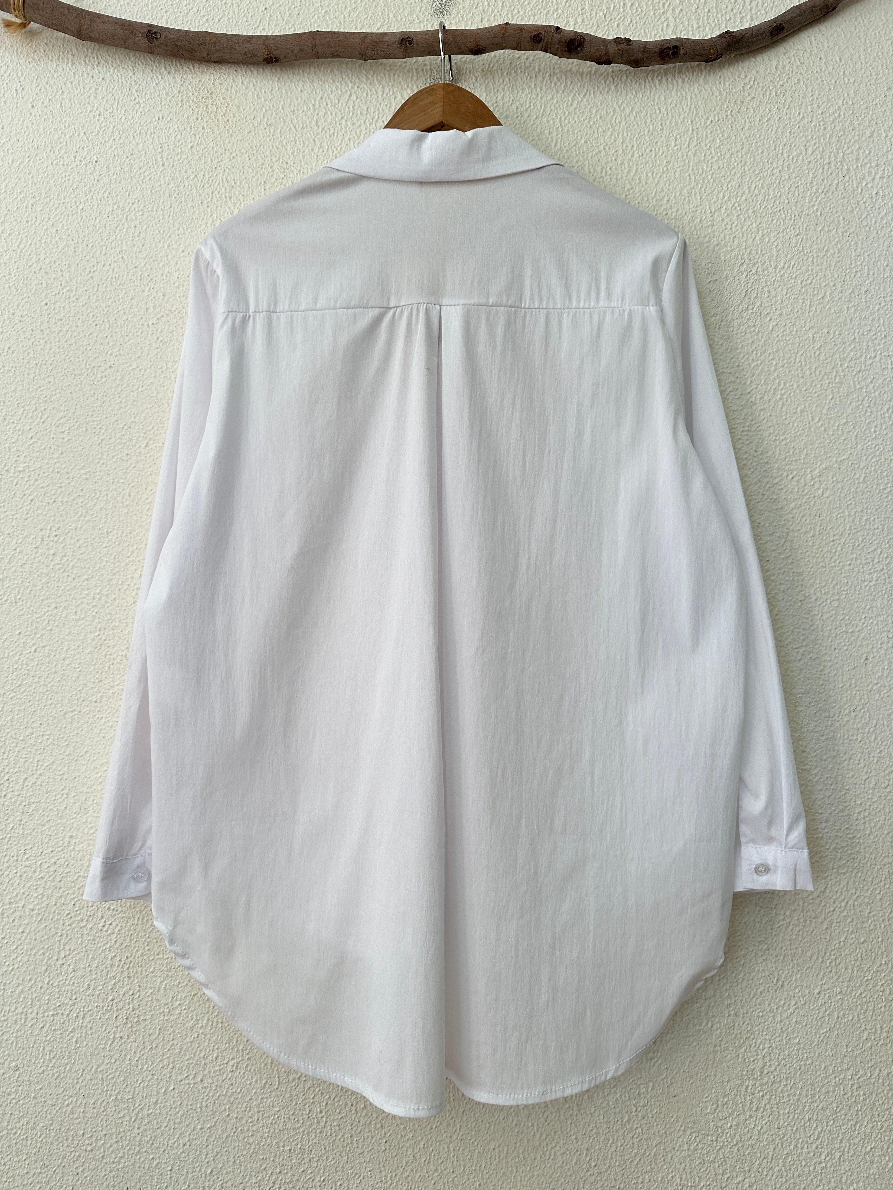 Camisa regular fit assimétrica BASIC