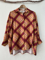 Load image in the gallery viewer,Camisa oversize COUNTRY
