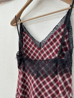 Carregar imagem no visualizador da galeria, Vestido assimétrico de flanela c/ renda YOHANNA
