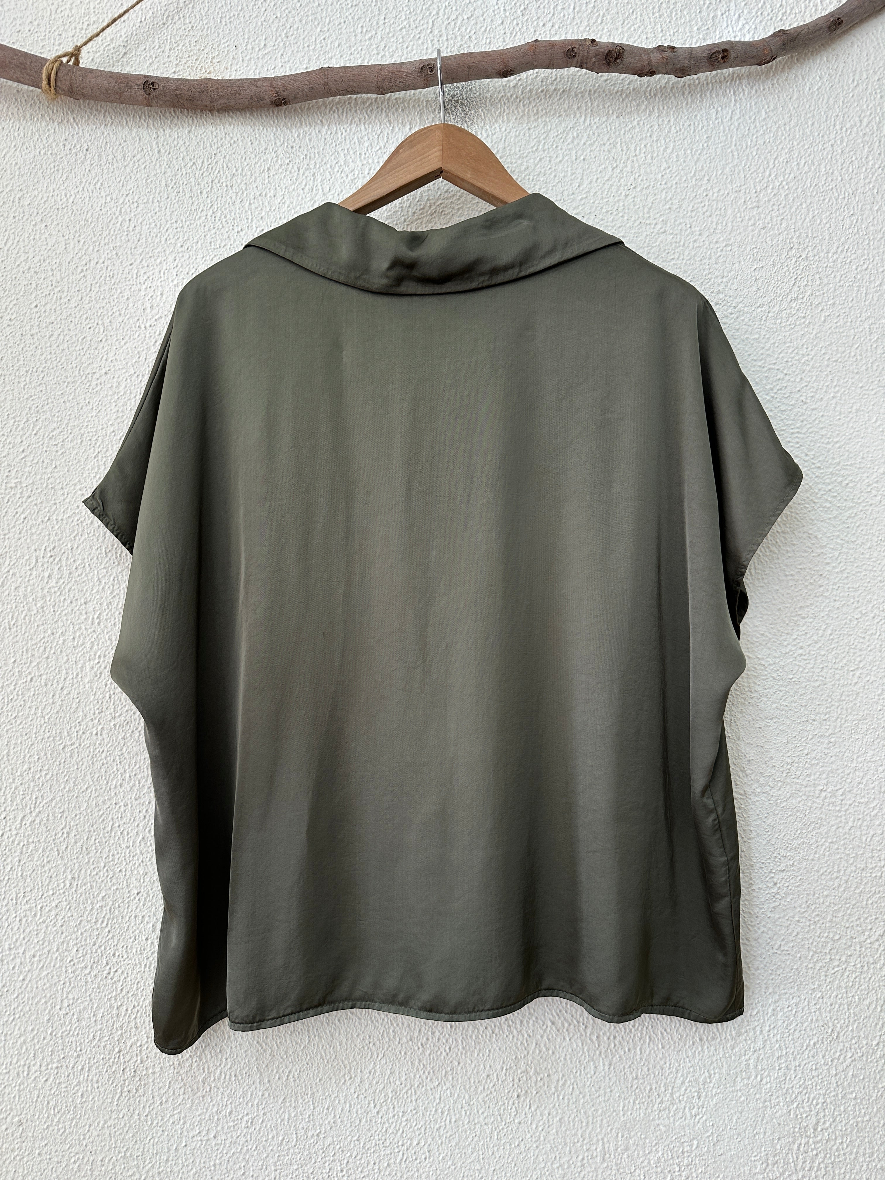 Túnica oversize acetinada BRITNEY