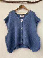 Load image in the gallery viewer,Colete oversize em malha de mohair CLAIRE
