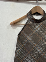 Carregar imagem no visualizador da galeria, Top assimétrico em malha c/ decote halter e renda MEREDITH
