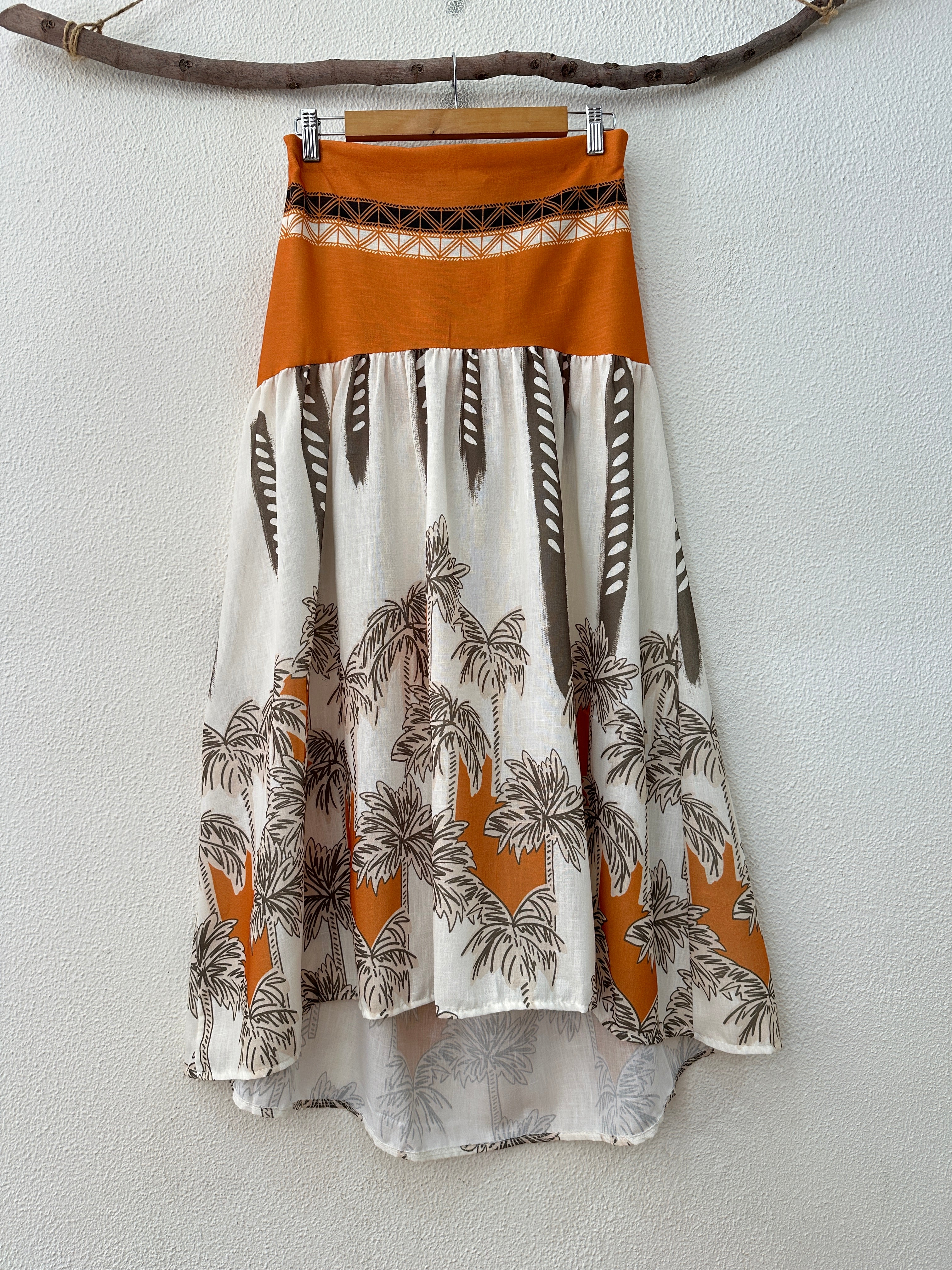 Conjunto de top e saia ISLAND