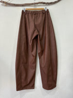 Load image in the gallery viewer,Calças em ecopele EZRA
