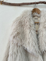 Carregar imagem no visualizador da galeria, Casaco em pelo sintético ICELAND
