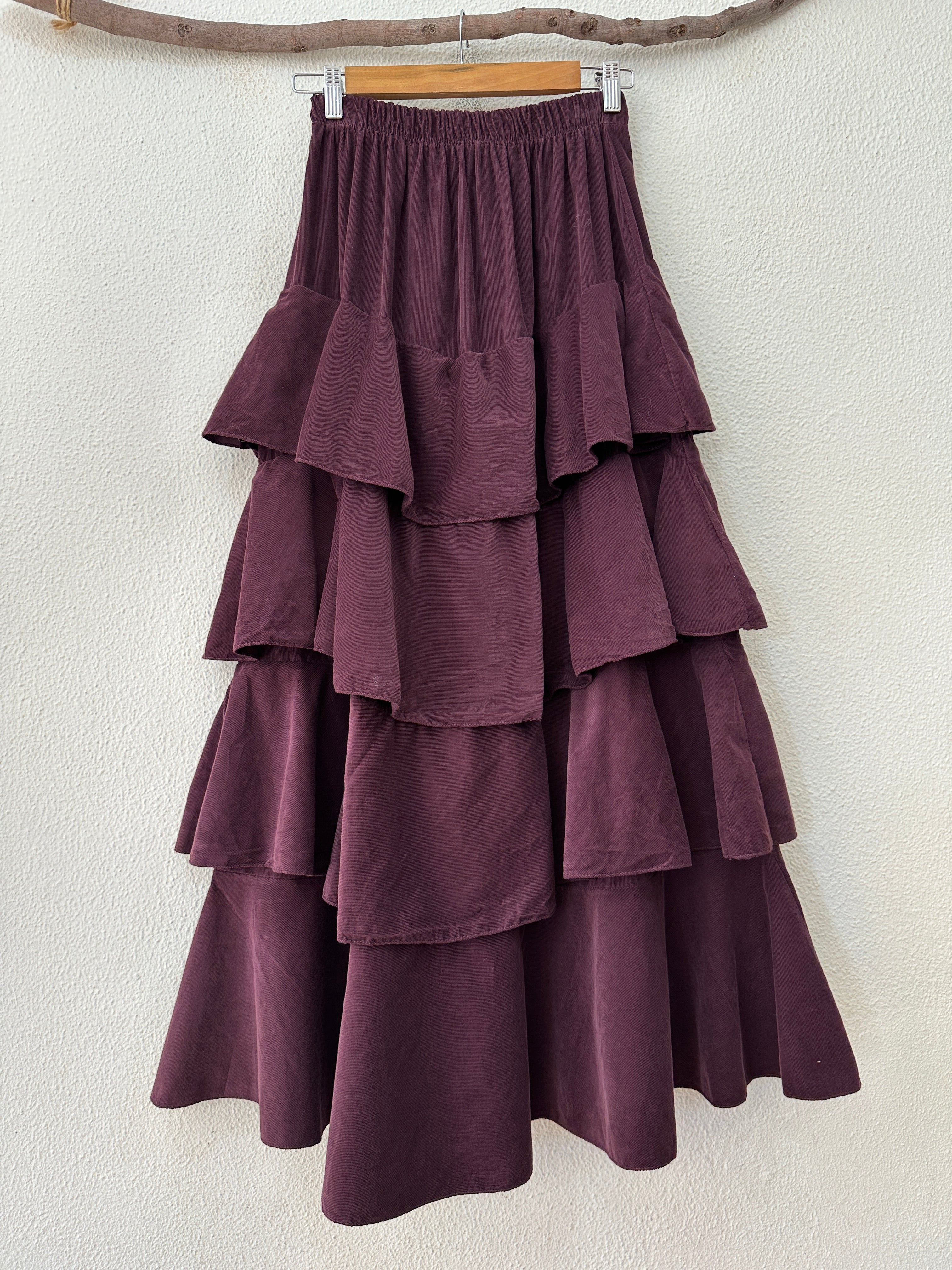 Saia em microbombazina c/ folhos ASPEN