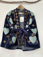 Load image in the gallery viewer,Kimono em veludo bordado NAVY ALICE
