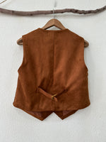 Load image in the gallery viewer,Colete efeito suede bordado WENDY
