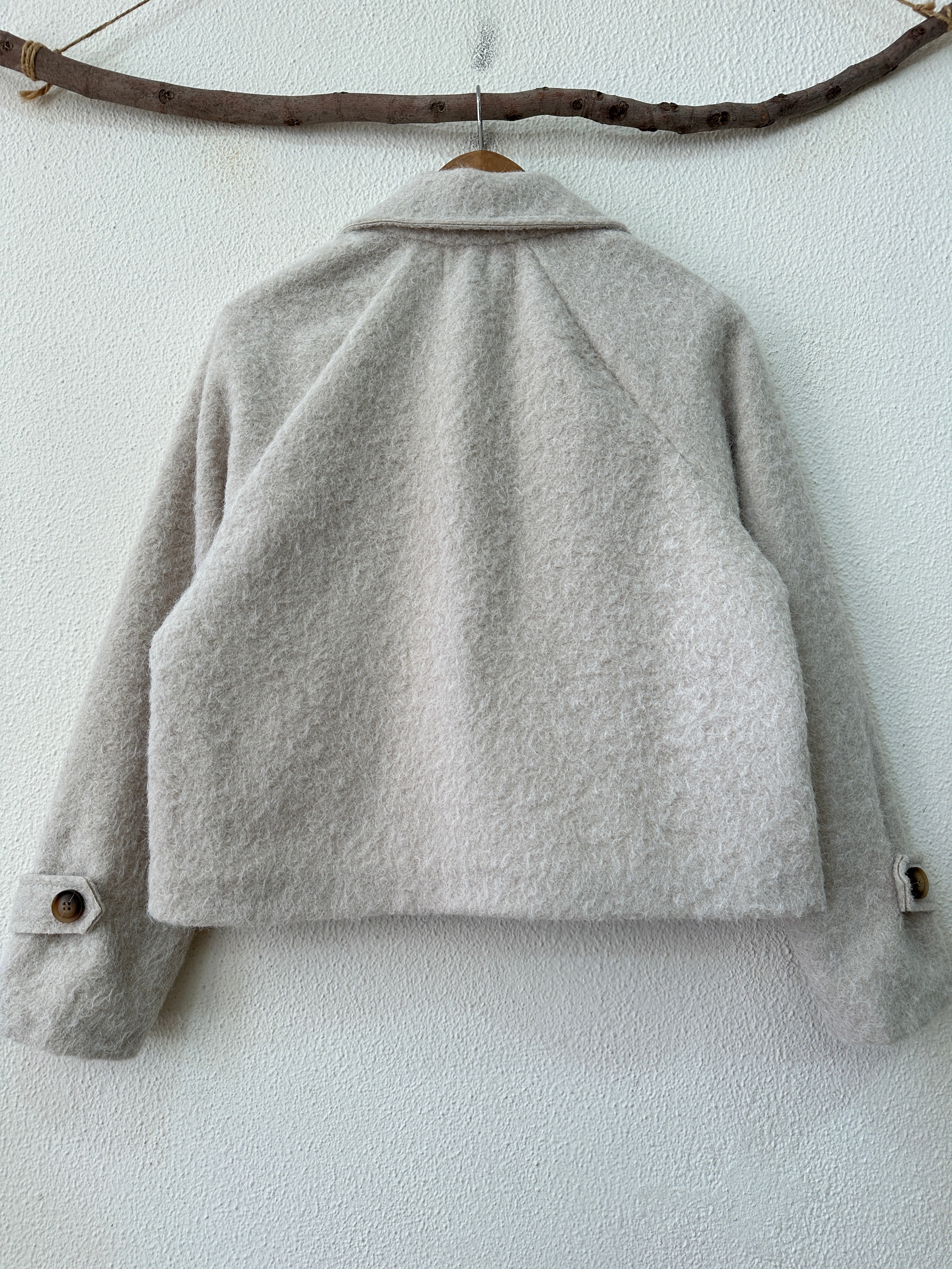 Casaco curto em fazenda forrado AMBER