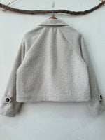 Load image in the gallery viewer,Casaco curto em fazenda forrado AMBER
