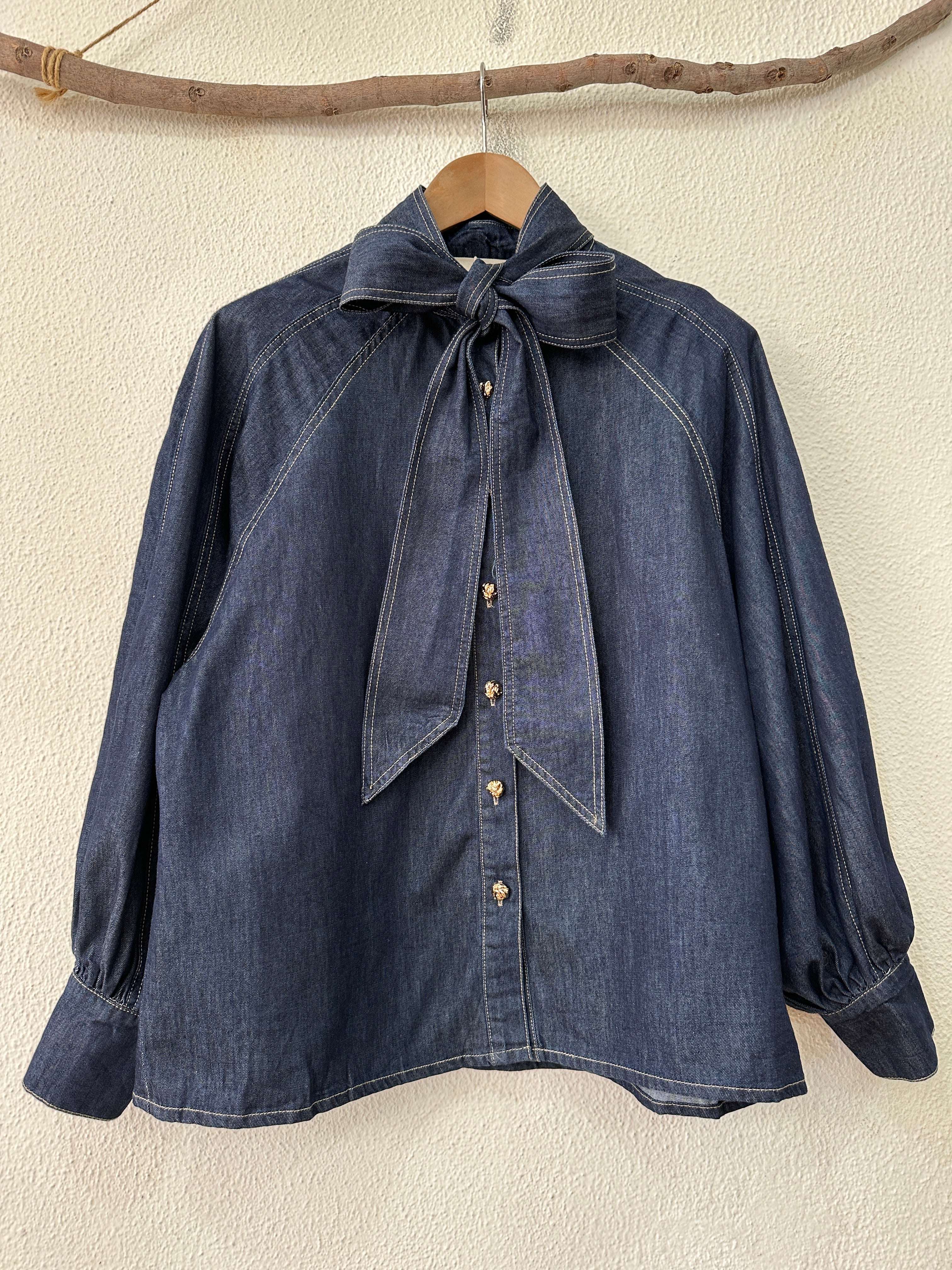 Camisa denim c/ laçada CINDY