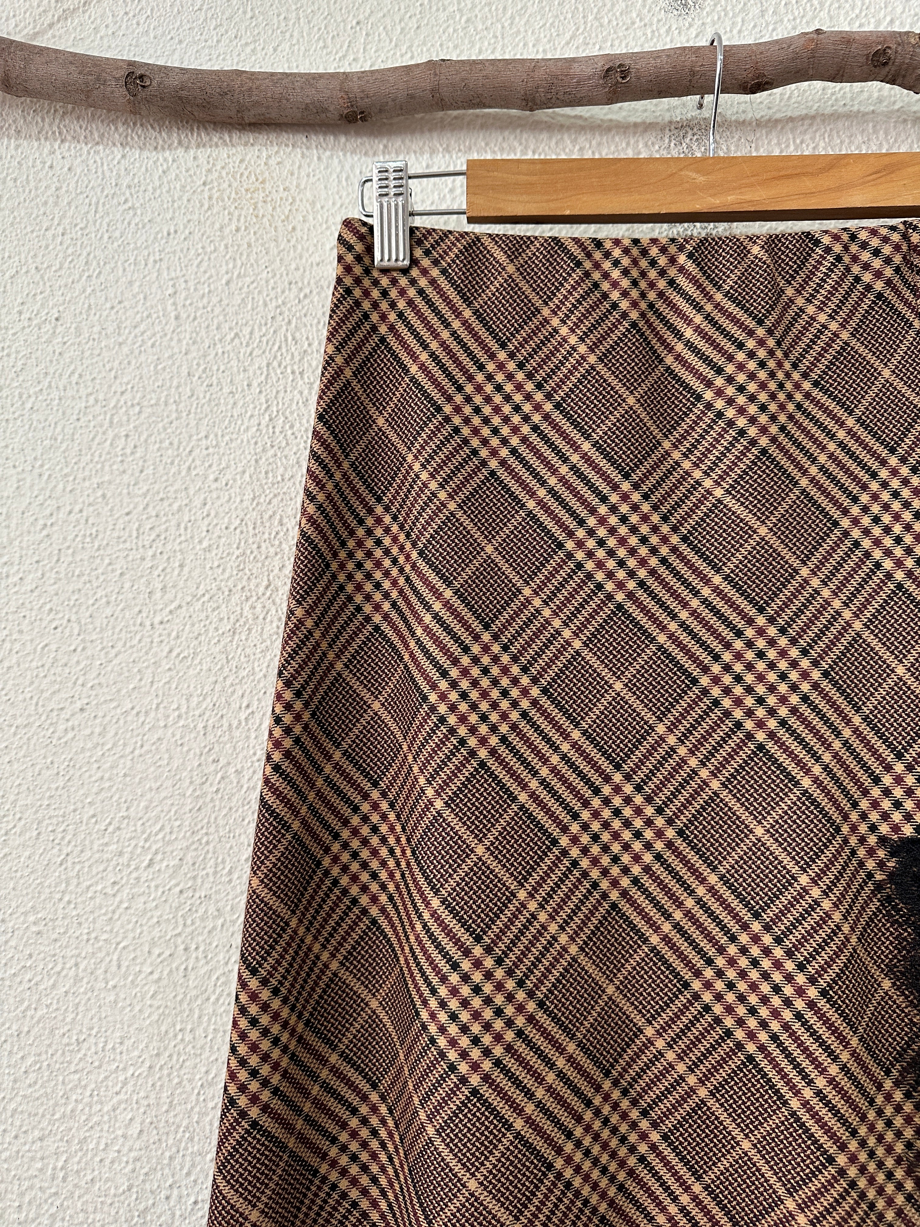 Saia c/ recorte e renda WALES