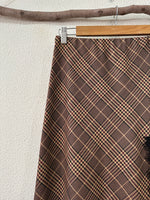 Load image in the gallery viewer,Saia c/ recorte e renda WALES
