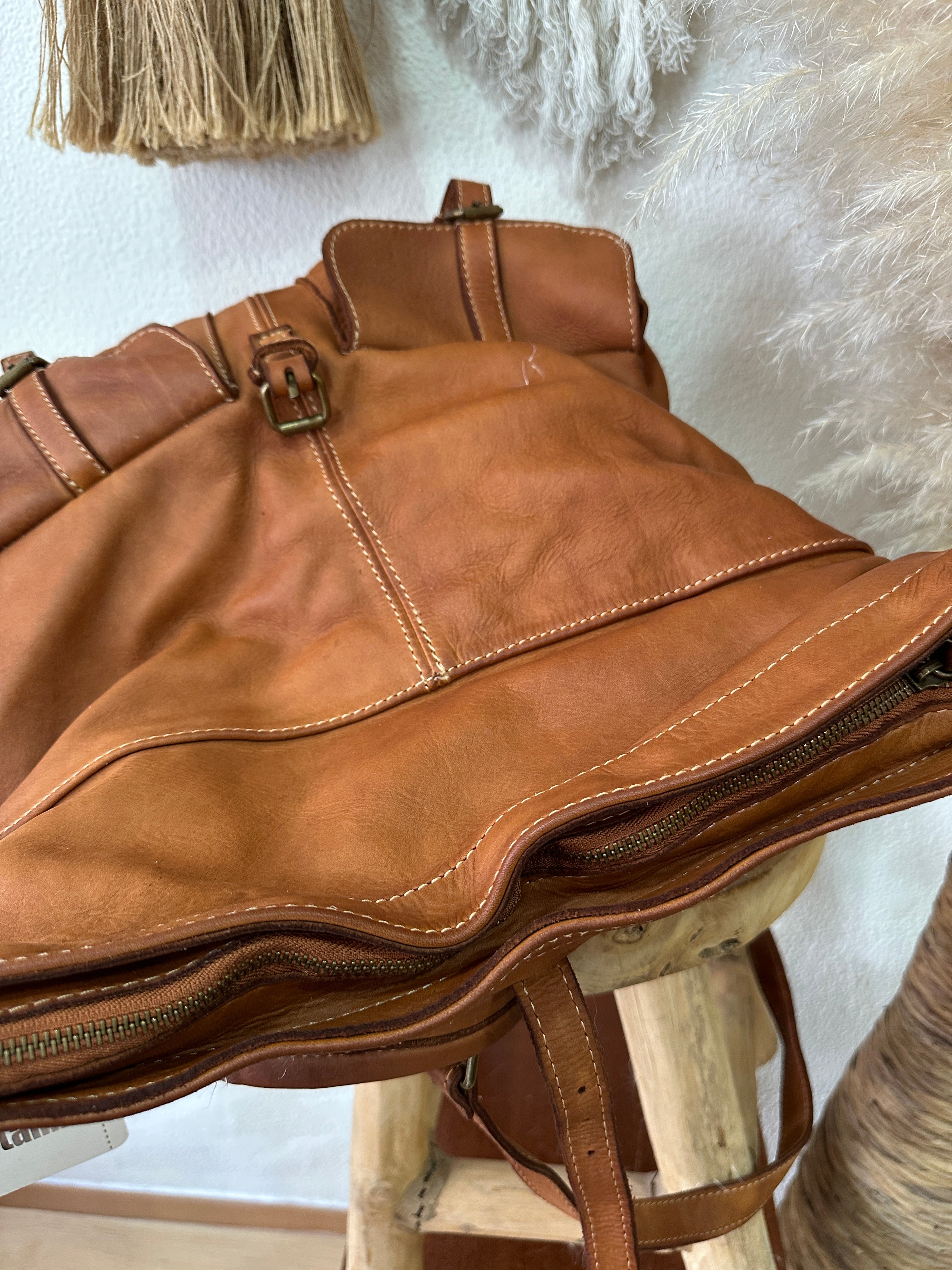 Mochila em pele lavada OSLO