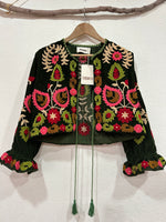 Load image in the gallery viewer,Casaco curto em veludo bordado GAYATRI
