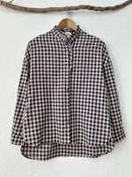 Load image in the gallery viewer,Camisa regular fit c/folho CUPID
