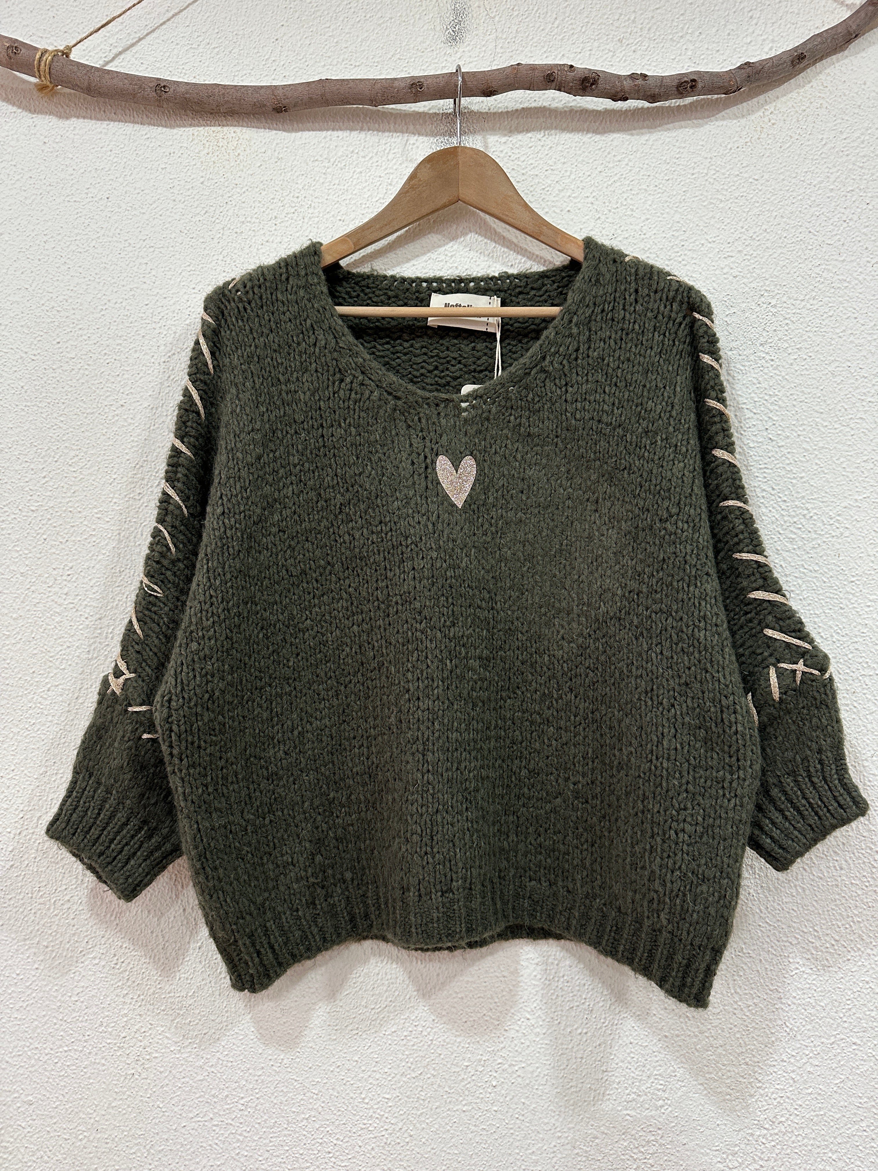 Camisola de malha c/ aplicação e presponto dourado SPARKLE