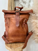 Carregar imagem no visualizador da galeria, Mochila em pele FRIOLA
