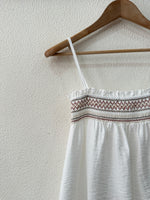 Load image in the gallery viewer,Top c/ elástico e bordados CAIRO
