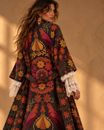 Load image in the gallery viewer,Kimono em veludo bordado c/ cinto RAHDA
