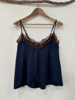 Carregar imagem no visualizador da galeria, Top acetinado c/ renda ABUNDANCE
