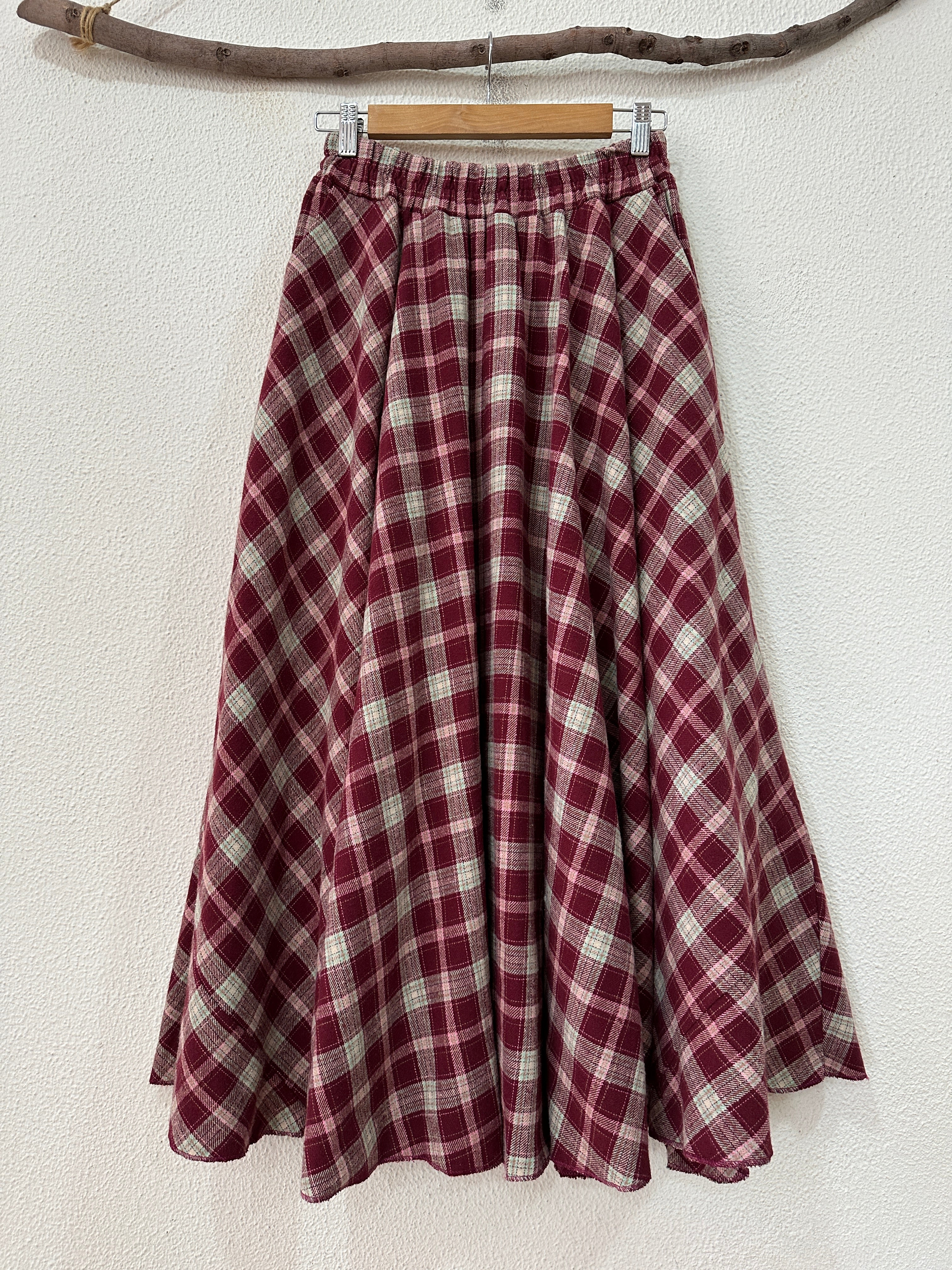 Saia godés c/bolsos em fazenda tartan ADVENT