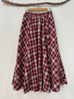 Carregar imagem no visualizador da galeria, Saia godés c/bolsos em fazenda tartan ADVENT
