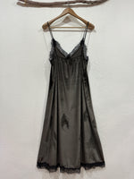 Cargue la imagen en el visor de la galería,Vestido em veludo cristal c/renda AMETHYST
