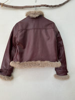 Load image in the gallery viewer,Blusão em ecopele c/ forro de pelo MILAN
