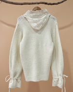 Chargez l'image dans la visionneuse de la galerie,Camisola de malha c/ capuz em renda CHARME
