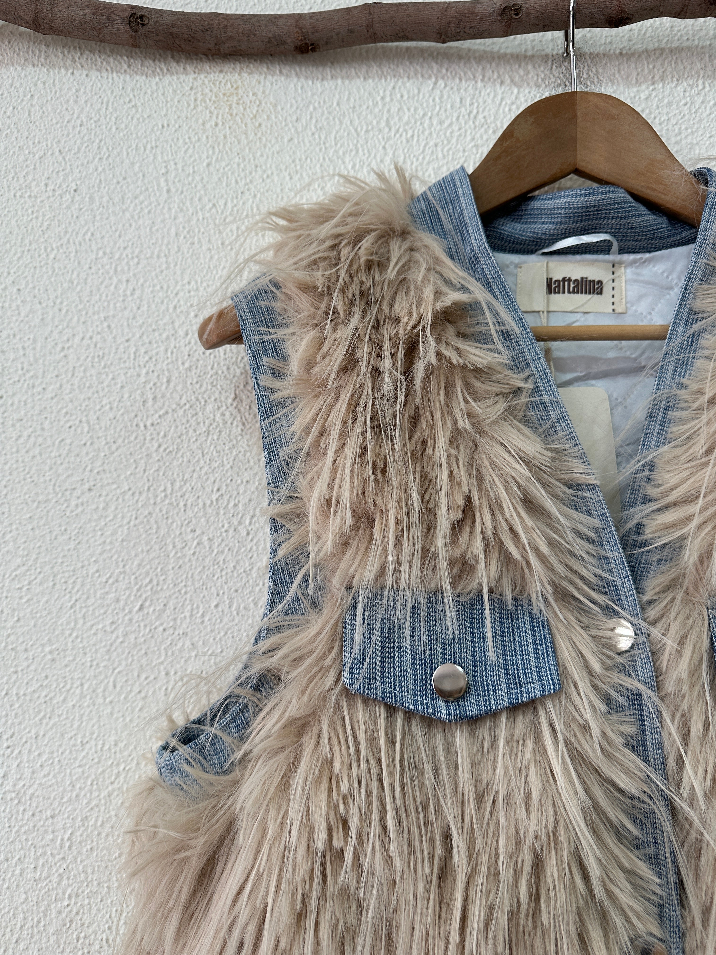 Colete acolchoado c/ aplicação de pelo sintético JANICE