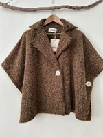 Carregar imagem no visualizador da galeria, Capa tipo poncho em felpa CARDIFF
