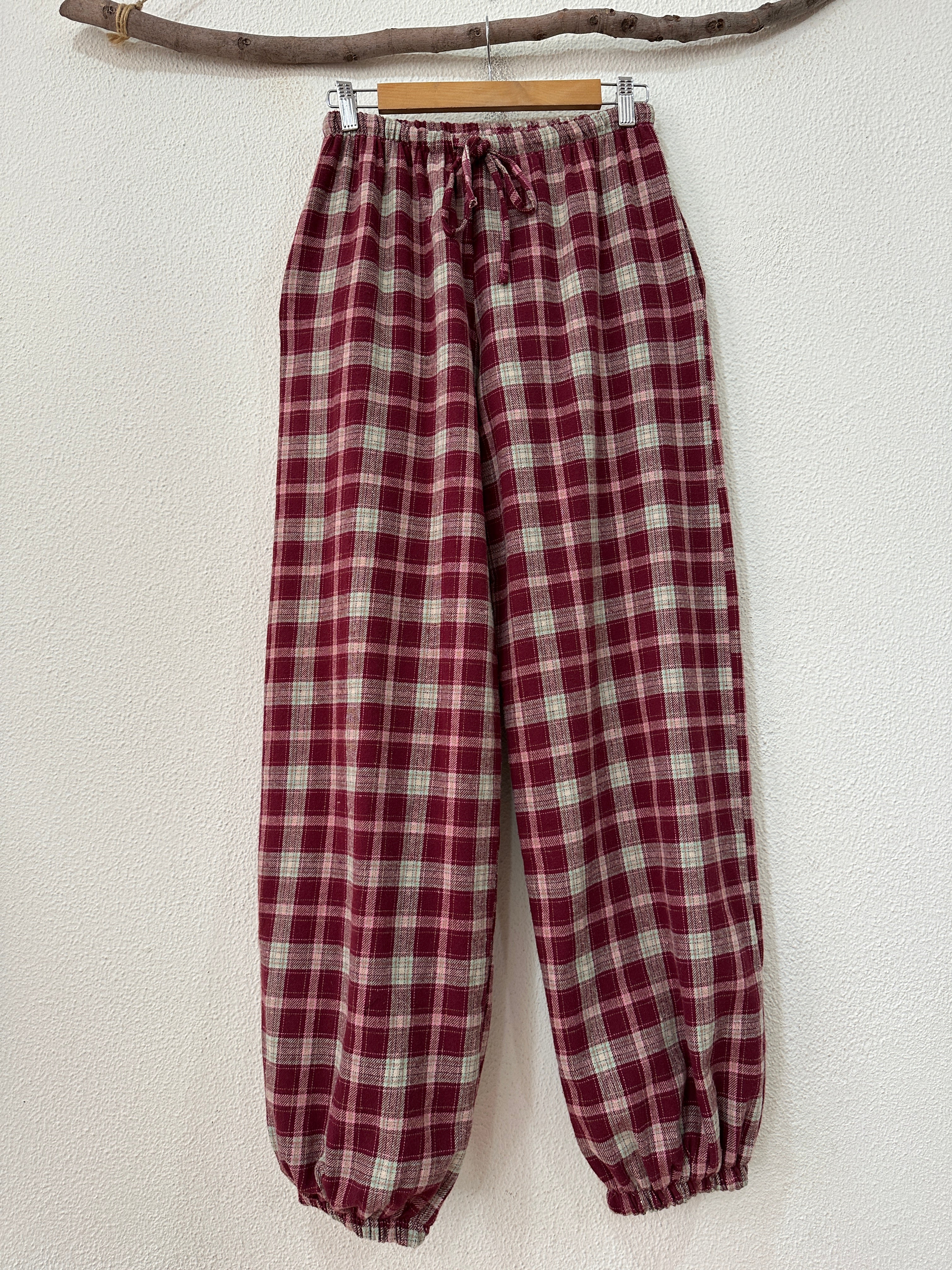 Calças em fazenda tartan modelo bombacha ADVENT